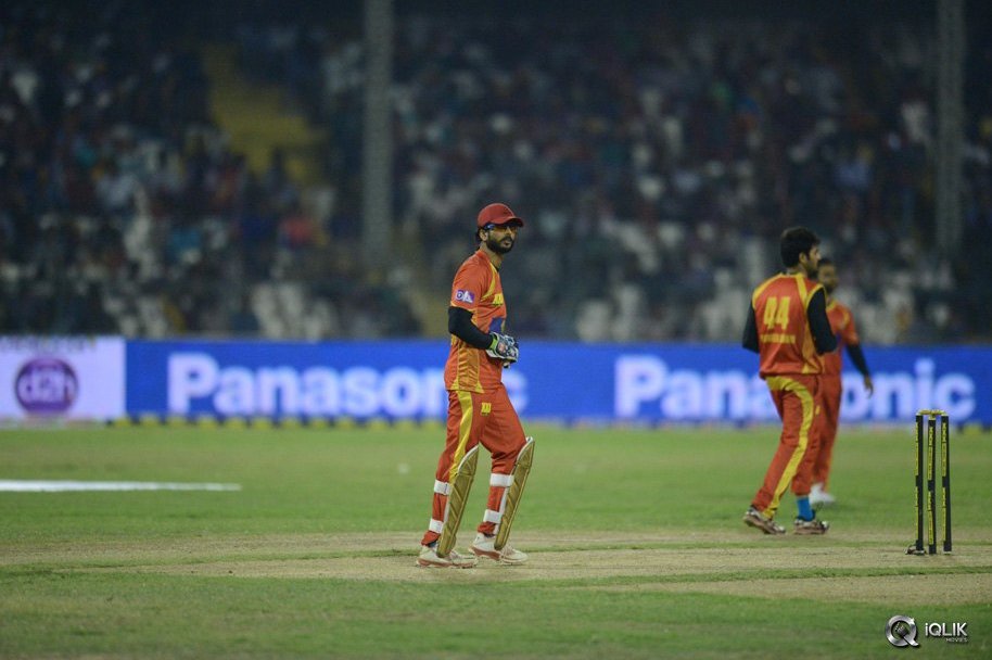 CCL-5-Telugu-Warriors-vs-Bengal-Tigers-Match-Photos